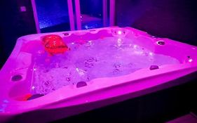 Appart Avec Jacuzzi, Et Terrasse